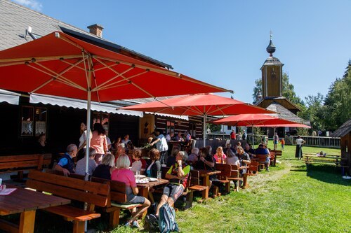 Bewirtung vom Gasthaus “Jägerwirt“<br />
Foto: Anton Wieser