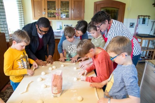 Brot backen am Jarebauerhof<br />
Foto: Anton Wieser