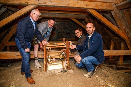 Engelaufziehen vom Kirchendachboden aus<br />
Foto: Anton Wieser Engelaufziehen vom Kirchendachboden aus<br />
Foto: Anton Wieser