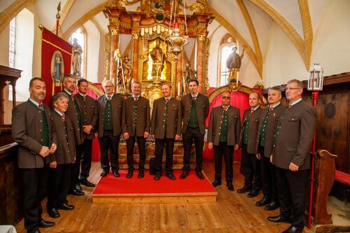 Sängerrunde Obermühlbach<br />
Foto: Anton Wieser Sängerrunde Obermühlbach<br />
Foto: Anton Wieser