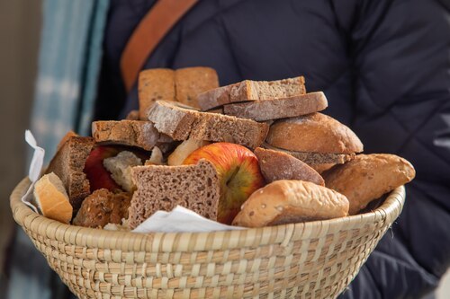 Segnung des Brotes<br />
Foto: Anton Wieser Segnung des Brotes<br />
Foto: Anton Wieser