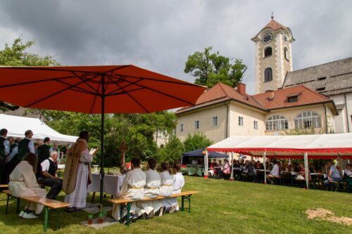 Heilige Messe im Pfarrgarten<br />Foto: Anton Wieser