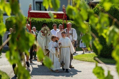 Festmesse und Umgang<br />
Foto: Anton Wieser Festmesse und Umgang<br />
Foto: Anton Wieser