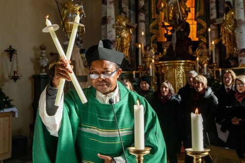 Blasiussegen in Obermühlbach<br />
Foto: Anton Wieser