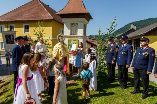 mit himmlischen Segen<br />
Foto: Anton Wieser mit himmlischen Segen<br />
Foto: Anton Wieser