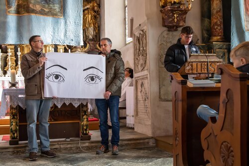 Öffnet die Augen<br />
Foto: Anton Wieser