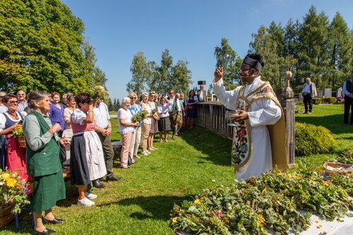 Kräutersegnung<br />
Foto: Anton Wieser