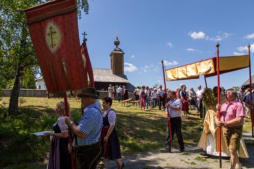 Patrozinium auf der Dreifaltigkeit<br />
Foto: Anton Wieser Patrozinium auf der Dreifaltigkeit<br />
Foto: Anton Wieser