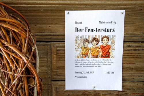 Plakat “Der Fenstersturz“<br />
Foto: Anton Wieser Plakat “Der Fenstersturz“<br />
Foto: Anton Wieser