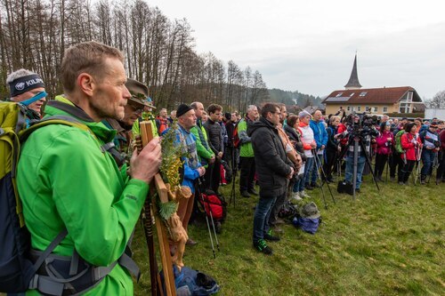 Bischofsmesse in Karnberg<br />
Foto: Anton Wieser