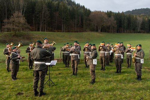 Bischofsmesse in Karnberg - Militärmusik Kärnten<br />
Foto: Anton Wieser
