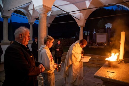 Segnung der Osterkerze<br />
Foto: Anton Wieser