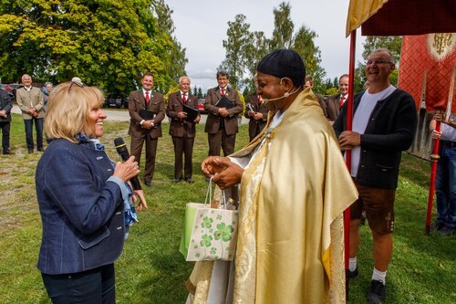 Gratulation zum 10-jährigen Jubiläum im Pfarrverband Frauenstein<br />
Foto: Anton Wieser