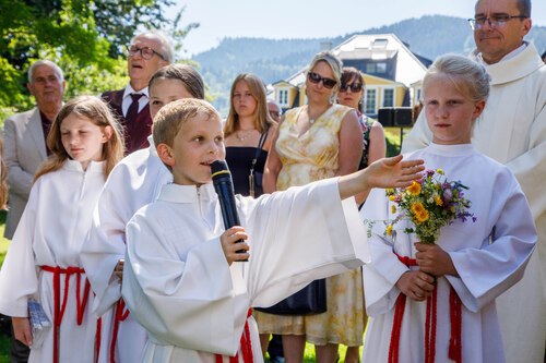 Begrüßung<br />
Foto: Anton Wieser