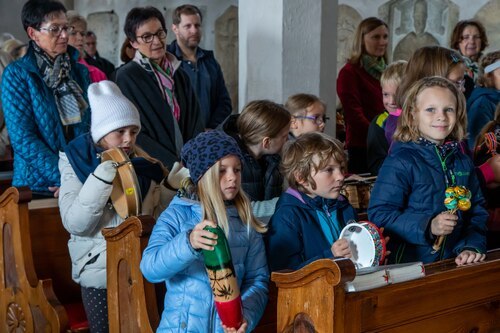 Mitmusizierende Kinder<br />
Foto: Anton Wieser