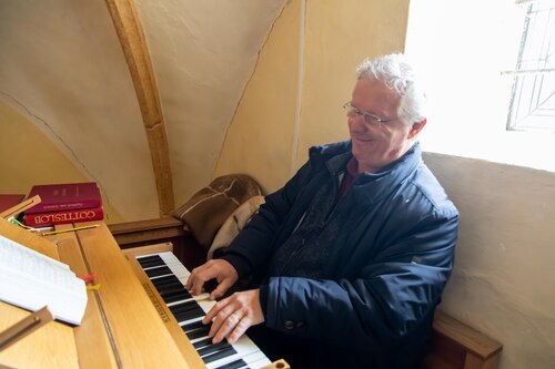 Organist Wolfgang Kriegl<br />
Foto: Anton Wieser