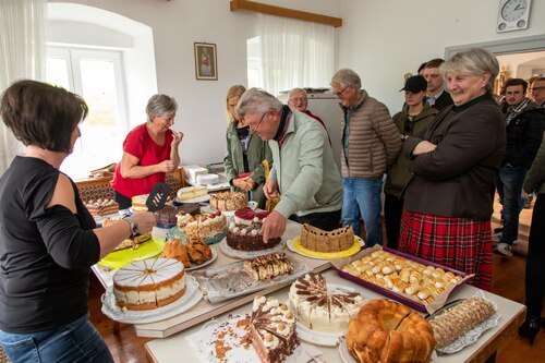 im Mehlspeisensalon<br />
Foto: Anton Wieser