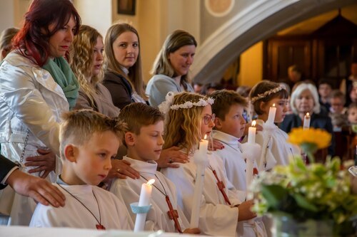 Erstkommunionsfeier in Obermühlbach<br />
Foto: Anton Wieser