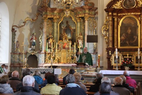 Hl. Messe am “Welttag der Armen“ in Radenthein zum Abschluss der Begegnungswoche (Foto: Caritas Kärnten) Hl. Messe am “Welttag der Armen“ in Radenthein zum Abschluss der Begegnungswoche (Foto: Caritas Kärnten)