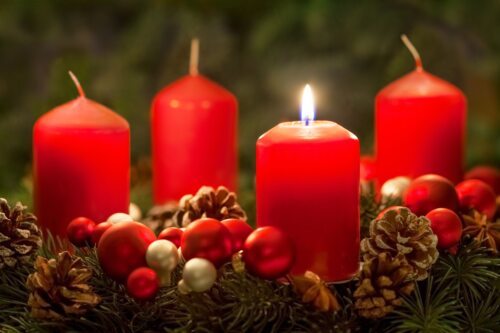 Der Adventkranz ist wohl das bekannteste Symbol der Adventzeit. Foto: Diözesan-Pressestelle/Adobestock Der Adventkranz ist wohl das bekannteste Symbol der Adventzeit. Foto: Diözesan-Pressestelle/Adobestock