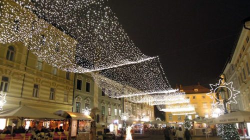 Ist Advent nicht mehr als Punschduft unter Sternenhimmel? - fragt Pfarrer Staudacher in seiner adventlichen Intervention (© Foto: KH Kronawetter / Internetredaktion)