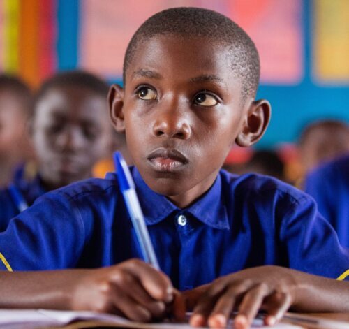 Schule in Uganda (Bildrechte: Missio)