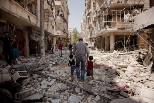 Seit Beginn des Bürgerkrieges hat sich in Syrien vor allem die Situation der ChristInnen in besonders drastischer Weise verschlimmert (im Bild: verwüsteter Stadtteil von Aleppo). (© Foto: lens homsi) Seit Beginn des Bürgerkrieges hat sich in Syrien vor allem die Situation der ChristInnen in besonders drastischer Weise verschlimmert (im Bild: verwüsteter Stadtteil von Aleppo). (© Foto: lens homsi)