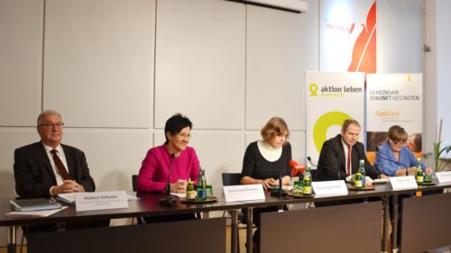 v.l.n.r.: Kukacka (AKV), Schaffelhofer (KAÖ), Baumgartner, Trendl (Kath. Familienverband), Steindl (Aktion Leben) (© Foto: kathpress / Wuthe) v.l.n.r.: Kukacka (AKV), Schaffelhofer (KAÖ), Baumgartner, Trendl (Kath. Familienverband), Steindl (Aktion Leben) (© Foto: kathpress / Wuthe)