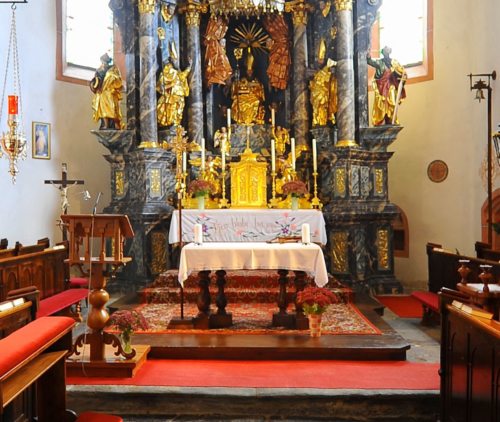 Der erhöhte Altarraum in der Pfarrkirche Preitenegg. (© Foto: Foto: wikipedia-commons/Jaritz) Der erhöhte Altarraum in der Pfarrkirche Preitenegg. (© Foto: Foto: wikipedia-commons/Jaritz)
