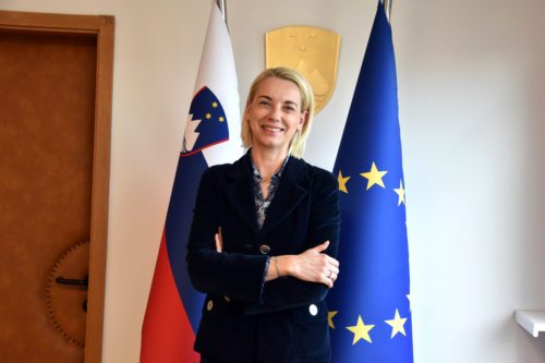Angelika Mlinarje bila imenovana na mesto ministrice Republike Slovenije, pristojne za razvoj, strateške projekte in kohezijo. (Foto: Rihter/Nedelja)