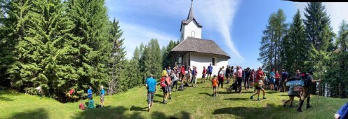 Bei der Wallfahrtskapelle St. Anna auf der Matzen wird am 26. Juli traditionell der Annakirchtag gefeiert. Foto: Pfarre Glainach/Glinje Bei der Wallfahrtskapelle St. Anna auf der Matzen wird am 26. Juli traditionell der Annakirchtag gefeiert. Foto: Pfarre Glainach/Glinje