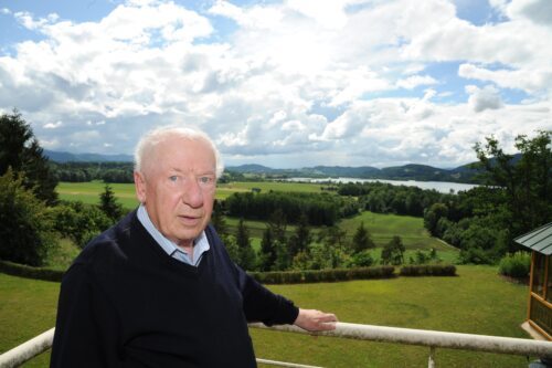 Pavel Apovnik, vidna osebnost slovenske narodne skupnosti na Koroškem, praznuje svoj 85. rojstni dan. (Gotthardt)