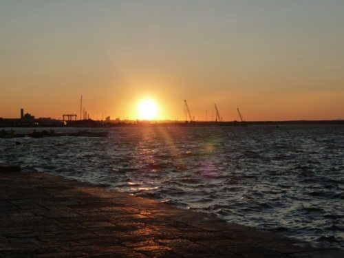 Den Sonnenuntergang im Urlaub erleben. (© Foto: Stadtpastoral)