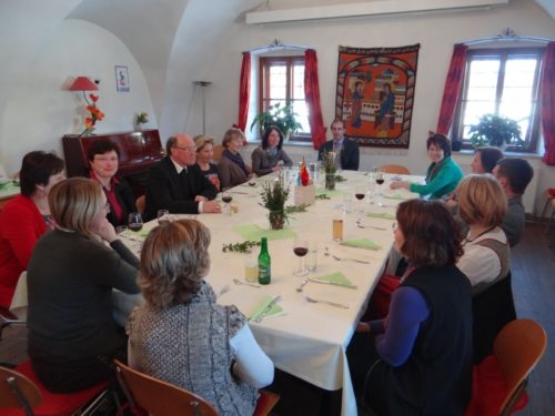 Begegnung der Religionslehrerinnen mit Bischof Schwarz (© Foto: ARJ)