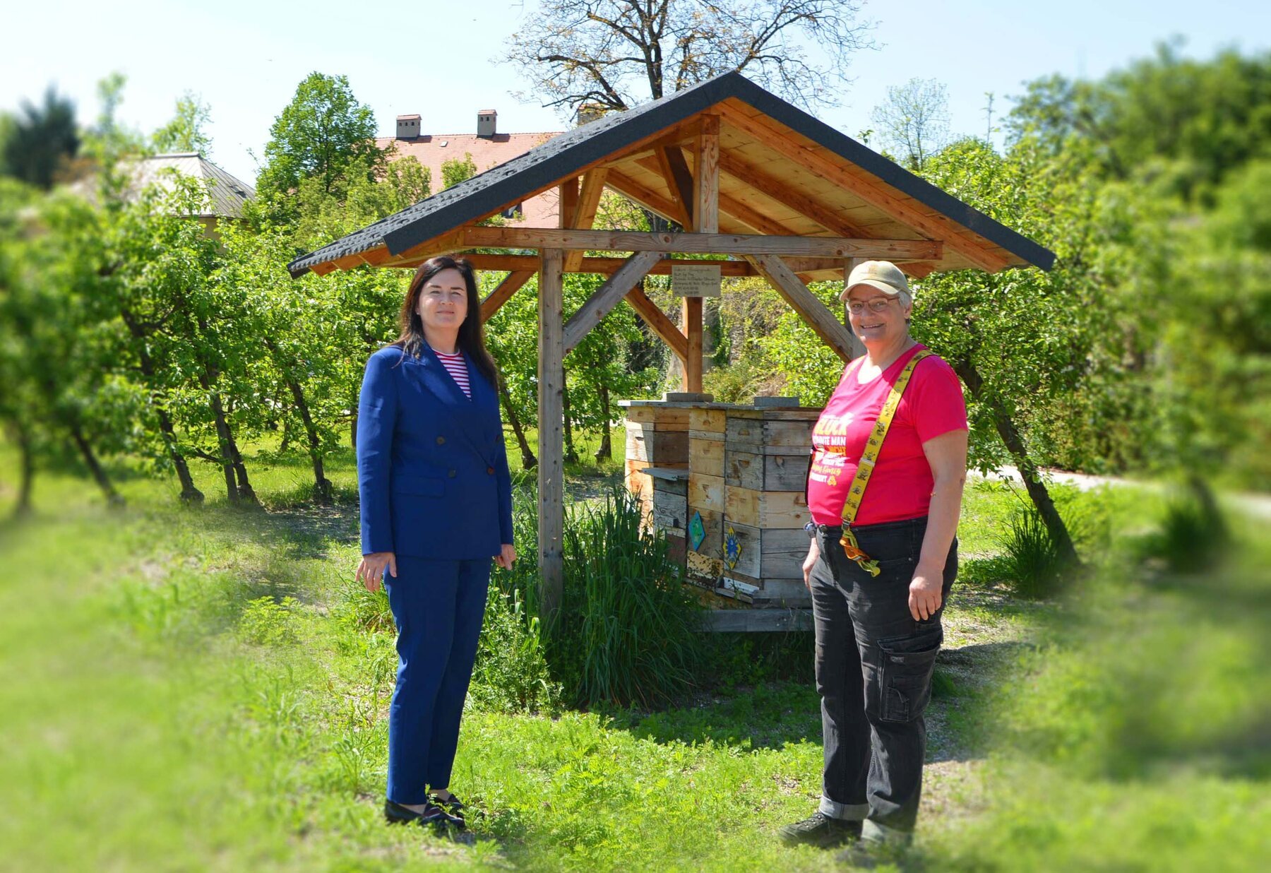 4er Set Bienen Trinkstationen - Handgefertigte Harzbecher Für Garten & Balkon