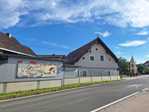 Das Bild des kärntner Künstlers auf der Hausmauer der Familie Offner.<br />
<em>Bild: Offner I.</em> Das Bild des kärntner Künstlers auf der Hausmauer der Familie Offner.<br />
<em>Bild: Offner I.</em>