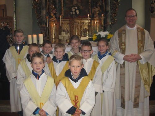 Die Ministranten der Pfarre Molzbichl (© Foto: G. Ebner)