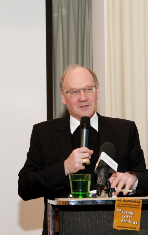Bischof Schwarz referierte bei der 40. Bundestagung der Immobilientreuhänder in Klagenfurt am Wörthersee (© Foto: bundestag.at - Fachverband der Immobilien- und Vermögenstreuhänder in Österreich)