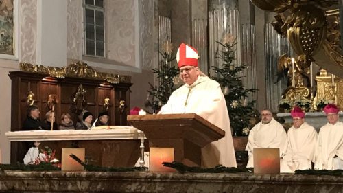 Apostolischer Administator Bischof Dr. Werner Freistetter predigt bei der Jahresschlussmesse im Dom zu Klagenfurt am 31.12.2019 (Foto: KH Kronawetter) Apostolischer Administator Bischof Dr. Werner Freistetter predigt bei der Jahresschlussmesse im Dom zu Klagenfurt am 31.12.2019 (Foto: KH Kronawetter)
