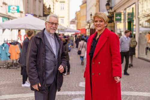 „Mittendrin“: ORF-Landesdirektorin Bernhard und Bischof Marketz freuen sich auf die Radiowoche. (Foto: ORF/Robert Schumann)