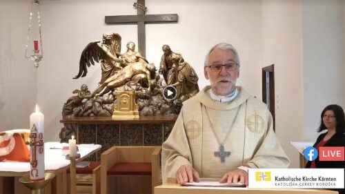 Das Foto zeigt Bischof Josef Marketz bei einem Gottesdienst in der Kapelle des Klagenfurter Bischofshauses (Foto: Internetredaktion der Diözese Gurk)