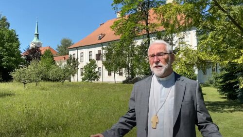 Bischof Josef Marketz mit einer Videobotschaft vor Pfingsten (Videostill: Internetredaktion)