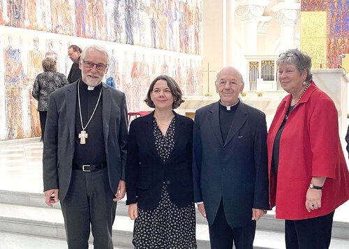 Bischof Josef Marketz, Religionswissenschafterin Prof. Heimerl, Jubilar Professor Karl Matthäus Woschitz, Prof. Bechmann Bischof Josef Marketz, Religionswissenschafterin Prof. Heimerl, Jubilar Professor Karl Matthäus Woschitz, Prof. Bechmann