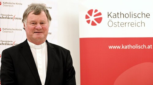 Der Linzer Bischof Manfred Scheuer leitete in Vertretung des Vorsitzenden Erzbischof Franz Lackner die Pressekonferenz der Österreichischen Bischofskonferenz am 8. März 2024 in Wien. Der Linzer Bischof Manfred Scheuer leitete in Vertretung des Vorsitzenden Erzbischof Franz Lackner die Pressekonferenz der Österreichischen Bischofskonferenz am 8. März 2024 in Wien.