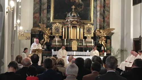 Bischof Schwarz sprach in seiner Predigt über die Vermittlung des Evangeliums durch Kunst (Foto: KH Kronawetter)