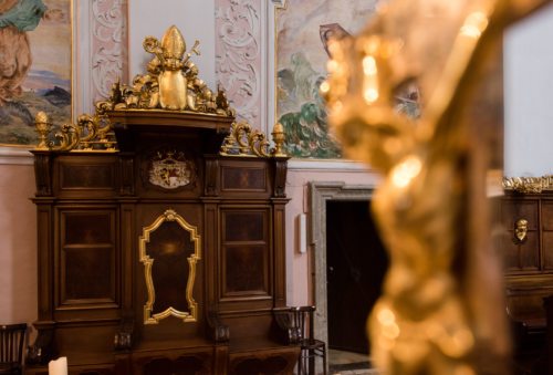 Bischofsstuhl im Dom zu Klagenfurt. Foto: Pressestelle/Neumüller