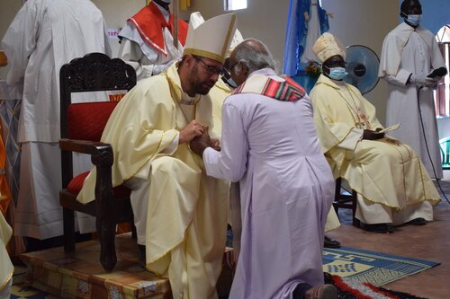 Ein Bischof, der den Priestern Mut macht für ihren Dienst unter schwierigen Bedingungen (c) Diözese Rumbek