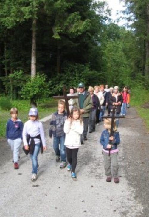 Bittprozession • Prošnja procesija 2011 (© Foto: Pfarrarchiv Augsdorf-Loga vas)