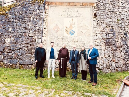 Bildunterschrift (Bildrechte sind zwingend anzugeben!)