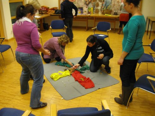 Priprava prostora, kjer ritualizirane oblike sožitja zagotavljajo varnost in krepijo zaupanje. (© Foto: zp)